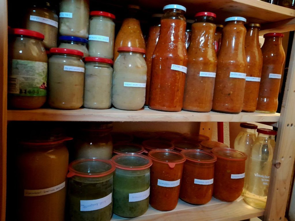 zelfvoorzienend, autonoom,vrij